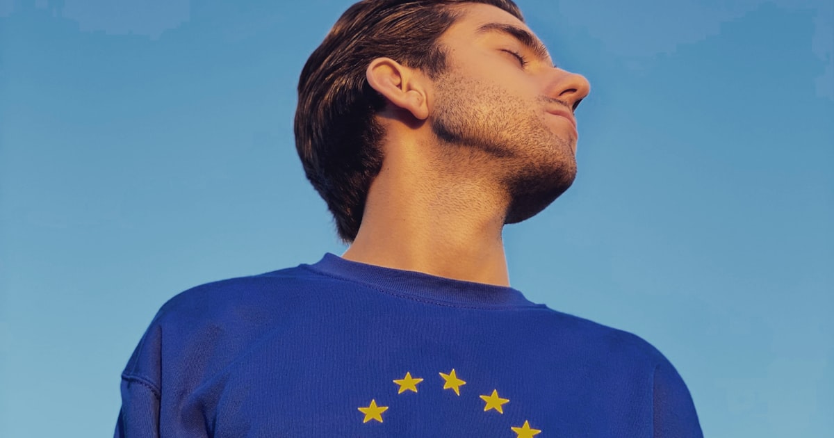 The Mom Capsule Wardrobe for Europe: 12 Pieces, Endless Outfits