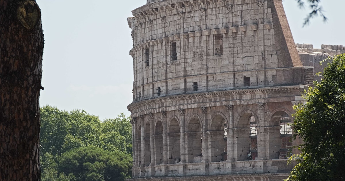 Rome Fashion Guide for Moms: Look Dolce Vita Chic