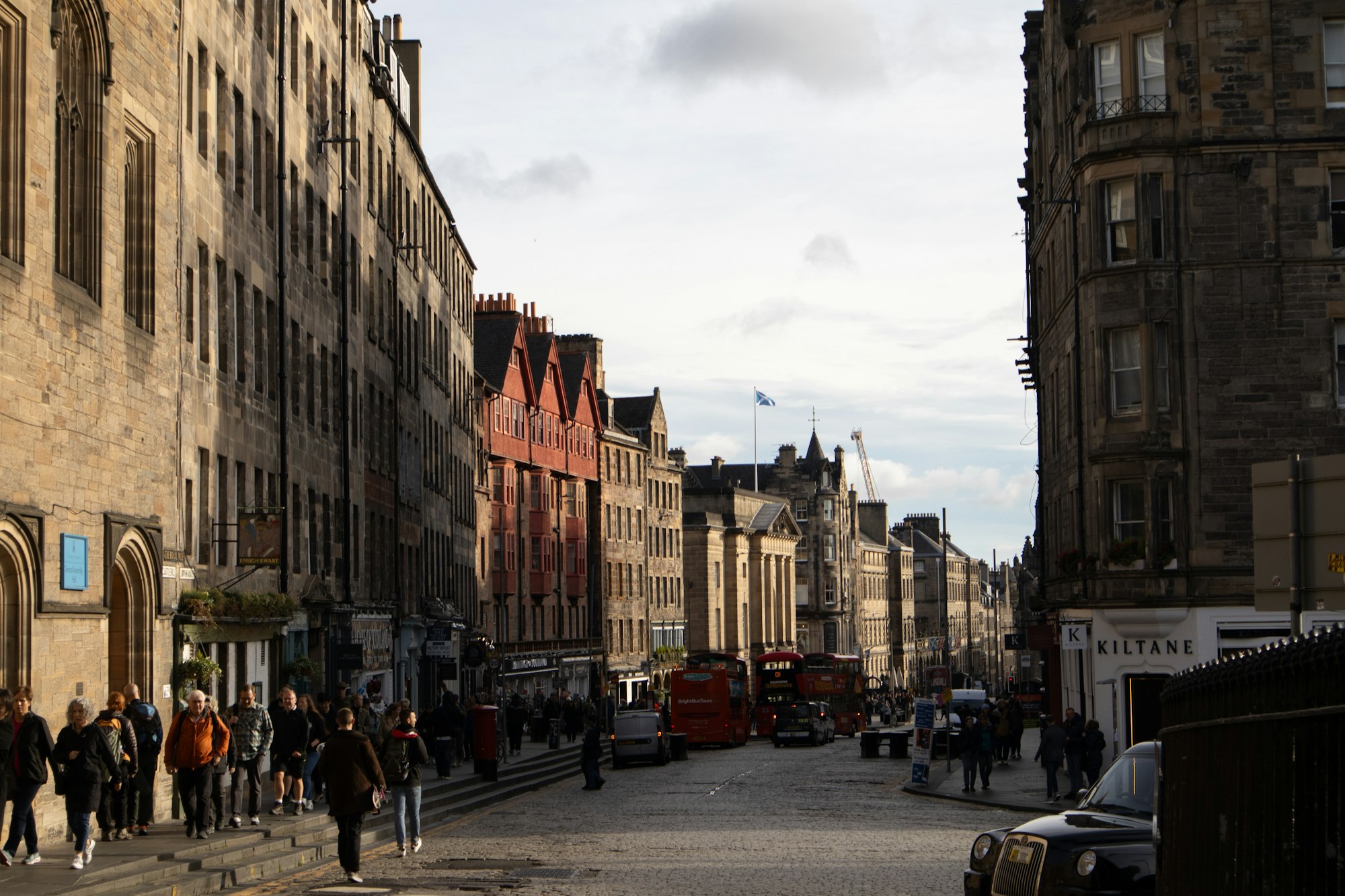 Edinburgh Fringe with Kids: Free Outdoor Shows and the Family-Friendly Acts
